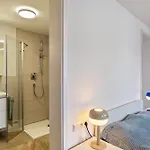 In Der Stadt Und Der Apartamento *